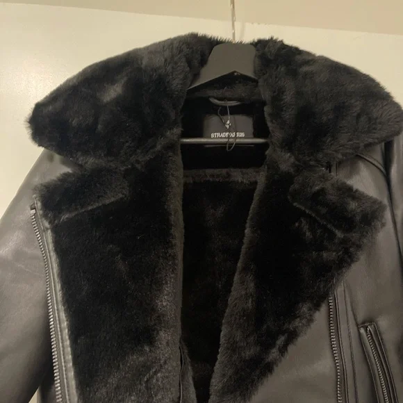 Stradivarius Black faux fur lined leather jacket - Picture 3 of 4